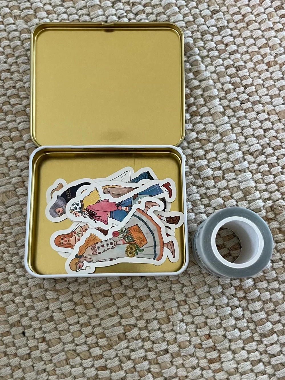 La dolce vita Decorative Washi Tape and Tin Set - Multicolor